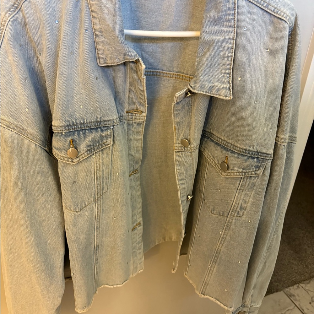 New With Tags ARULA Light Blue Studded Rhinestone Jean Jacket Cropped